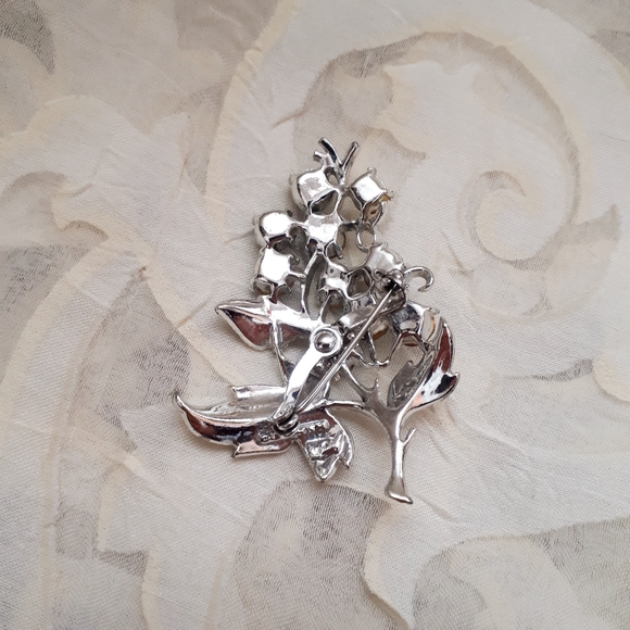 Vintage Lisner grape cluster pin brooch - Picture 5 of 10